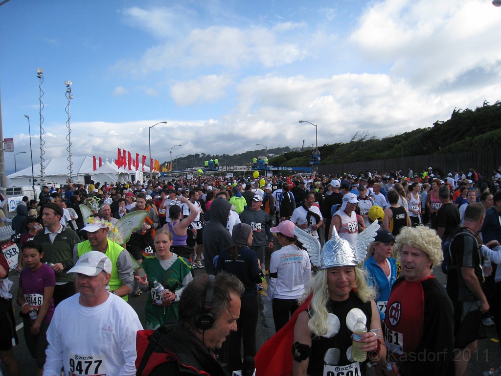 2011 Bay to Breakers Sunday 0525.JPG - I was able to participate in the 2011, 100th anniversary of the San Francisco Bay to Breakers 12K race. A great weekend for sight seeing and racing.